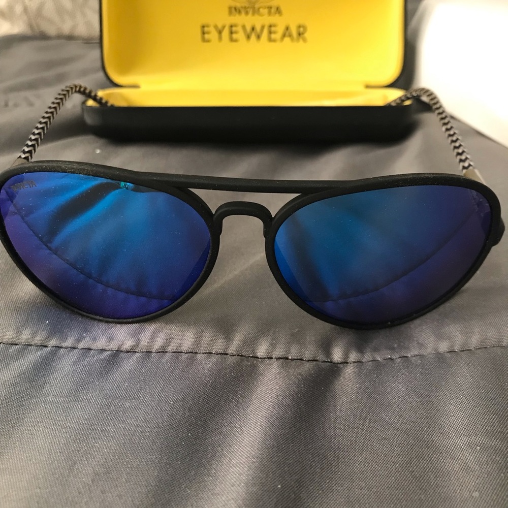 Invicta Aviators
